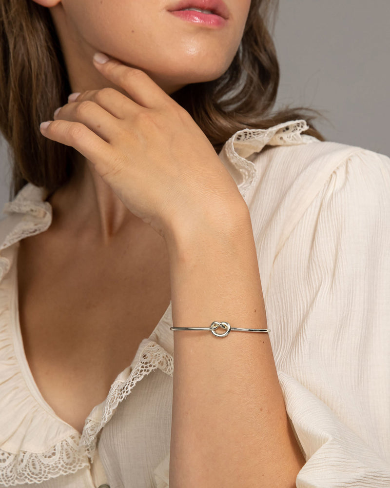 PAVOI - Love Knot Bangle