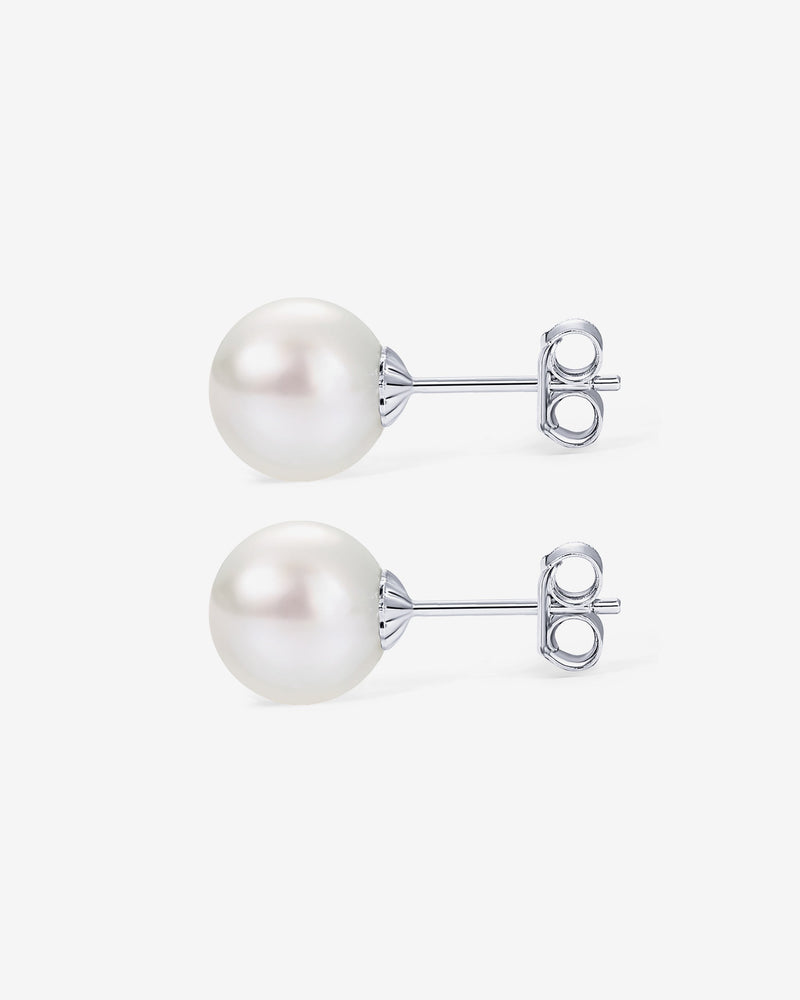 Round White Freshwater Cultured Pearl Earrings