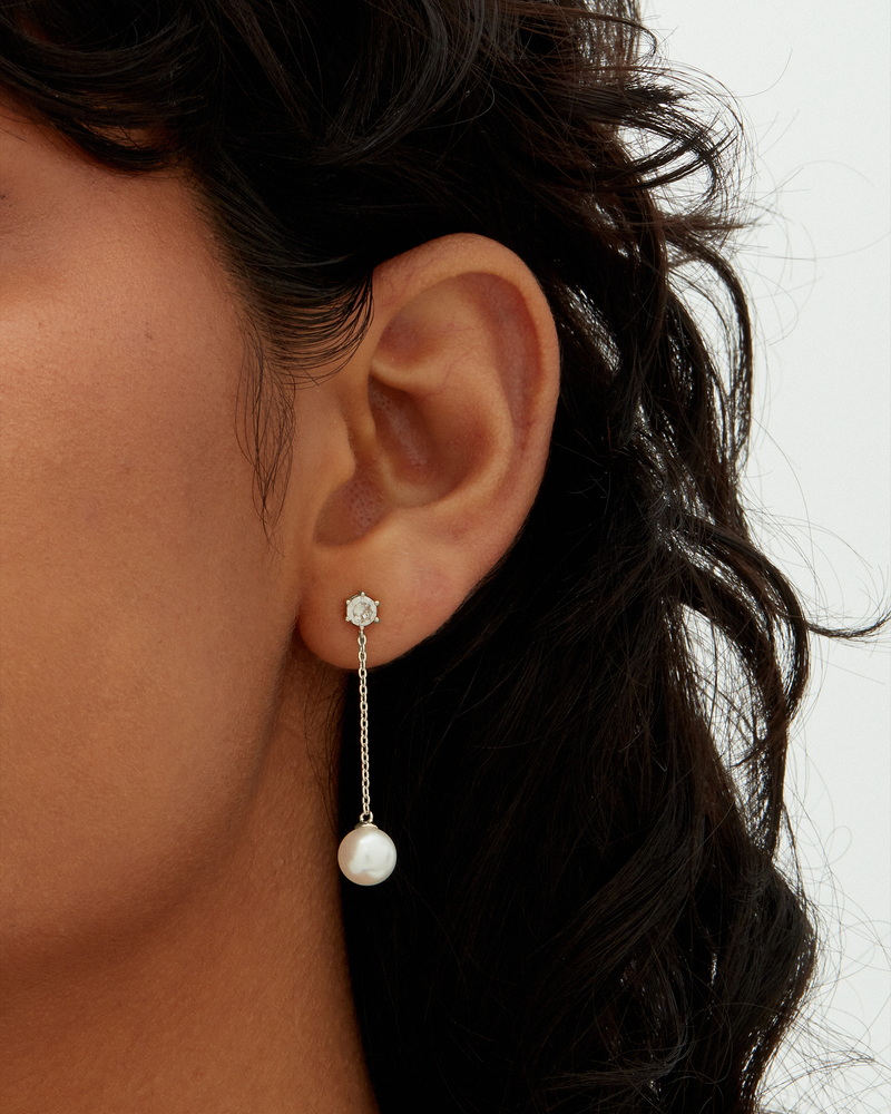 Sola Pearl Studs